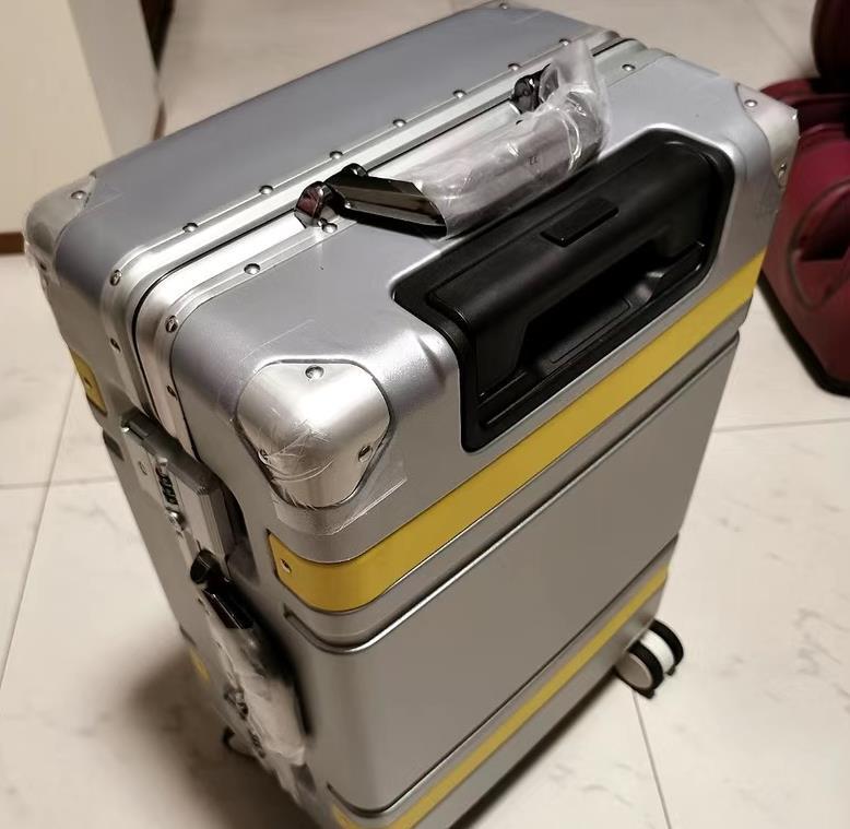  super stylish 24 -inch luggage, suitcase, alloy frame 