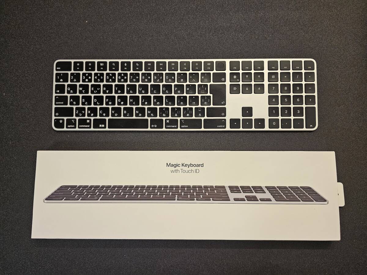 【極美品】Magic Keyboard with Touch ID（テンキー付き）- 日本語（JIS）ブラック マジックキーボードの画像1