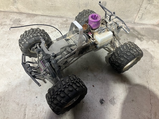 静岡発☆ hpi-racing SAVAGE25 ラジコン エンジン式 発送160サイズ ※商品説明要確認_画像7