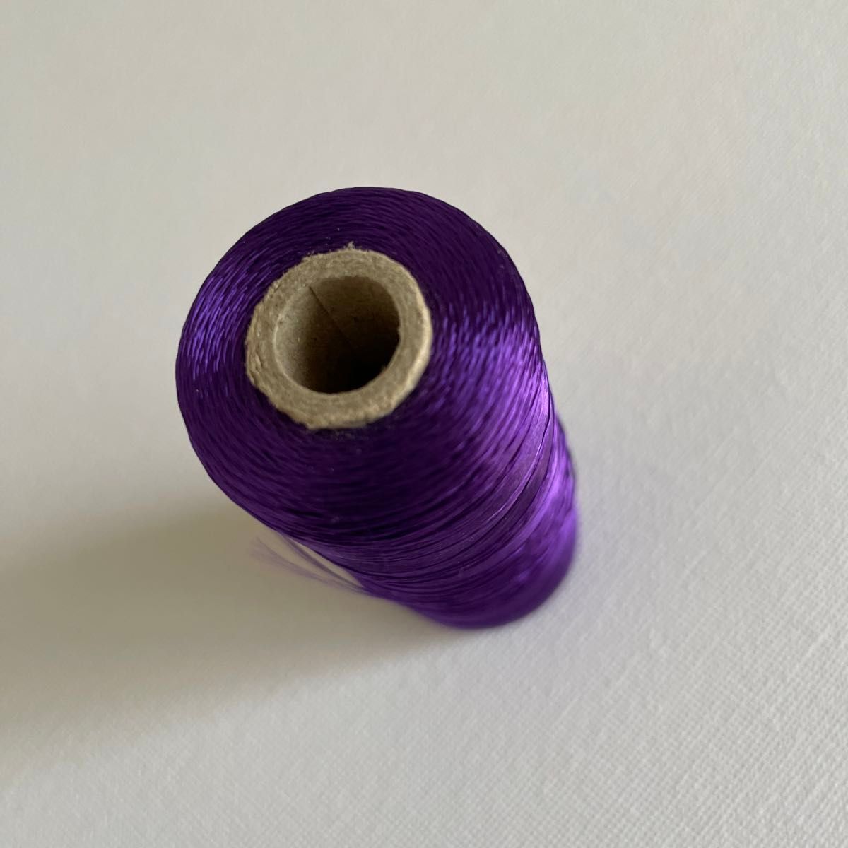 リュネビル刺繍用のシルクの糸　紫