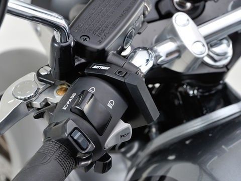 デイトナ 98438　バイク専用電源 USBx2個口 スレンダー【新品・未開封】