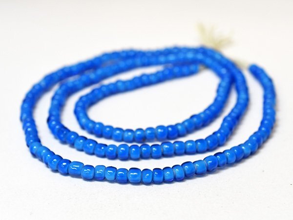 *. hoe . tonbodama * white Heart beads light blue small middle bead one ream E(Φ4.5mm) glass beads white Hearts dragonfly sphere Sky blue [B14030E-2]