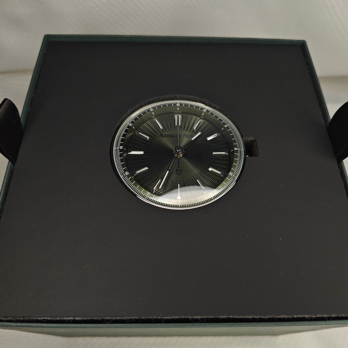 * редкость товар * новый товар не использовался * Audemars Piguet Novelty стол часы настольные часы не продается класть часы 