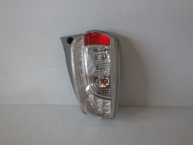  used KGC30 Passo right tail lamp tube 63
