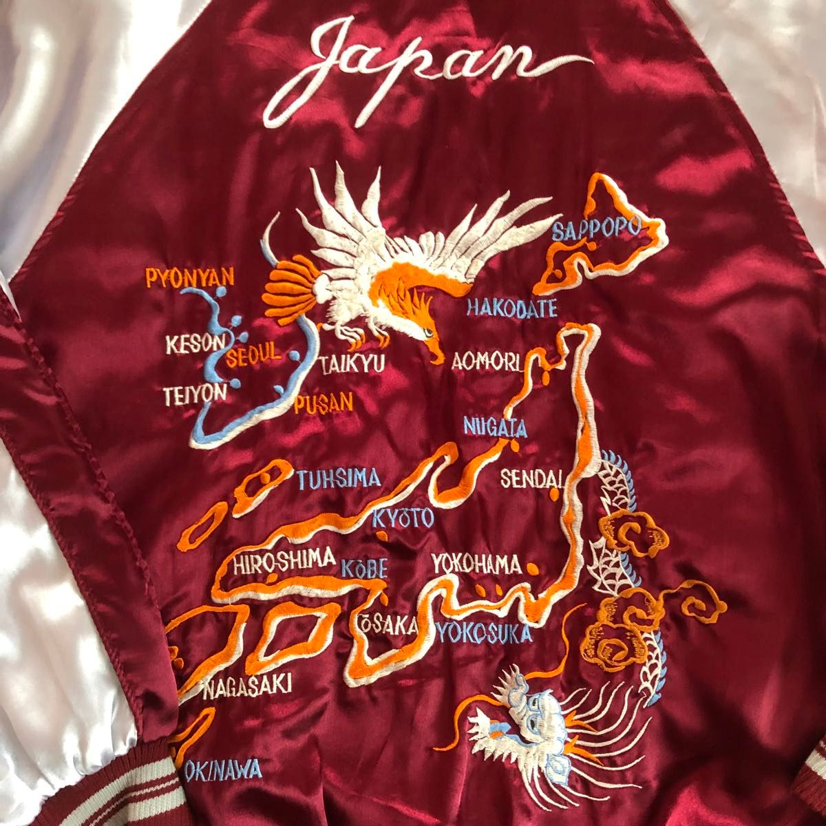 メンズL 鷹 龍刺繍スカジャン エンジ色 中綿キルト レッド 和柄 メンズL 鷹 龍刺繍スカジャン エンジ色 中綿キルト レッド 和柄