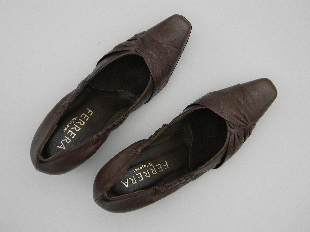 *[ FERRERA ]* tea color leather pumps (23cm)