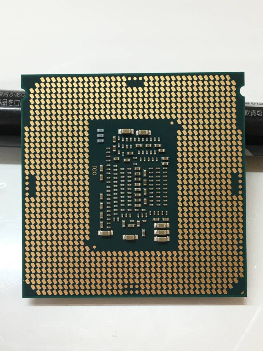 B2824)Intel Core i7 7700K 4.20GHz SR33A 中古動作品_画像2