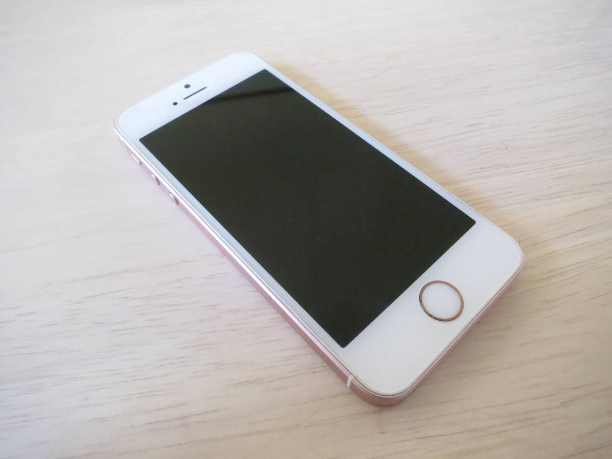 iPhone SE 16GB ローズゴールド SIMフリー バッテリー容量76％ アクティベーションロック解除済 利用制限〇docomoの画像1