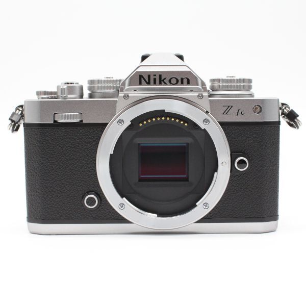 62ショット！■ほぼ新品■ Nikon Z fc ボディ Zfc シルバーの画像2