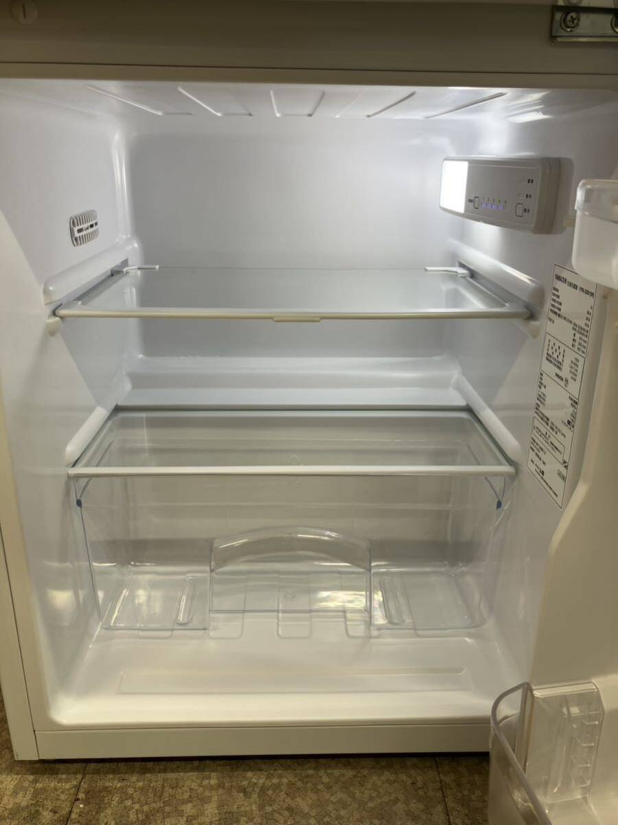 【美品】 【2022年製】 冷凍冷蔵庫 山善 YAMAZEN YFR-D91 ホワイト 2ドア 86L 右開き キッチン 家電 50/60Hz らくらく家財 手渡し可_画像3