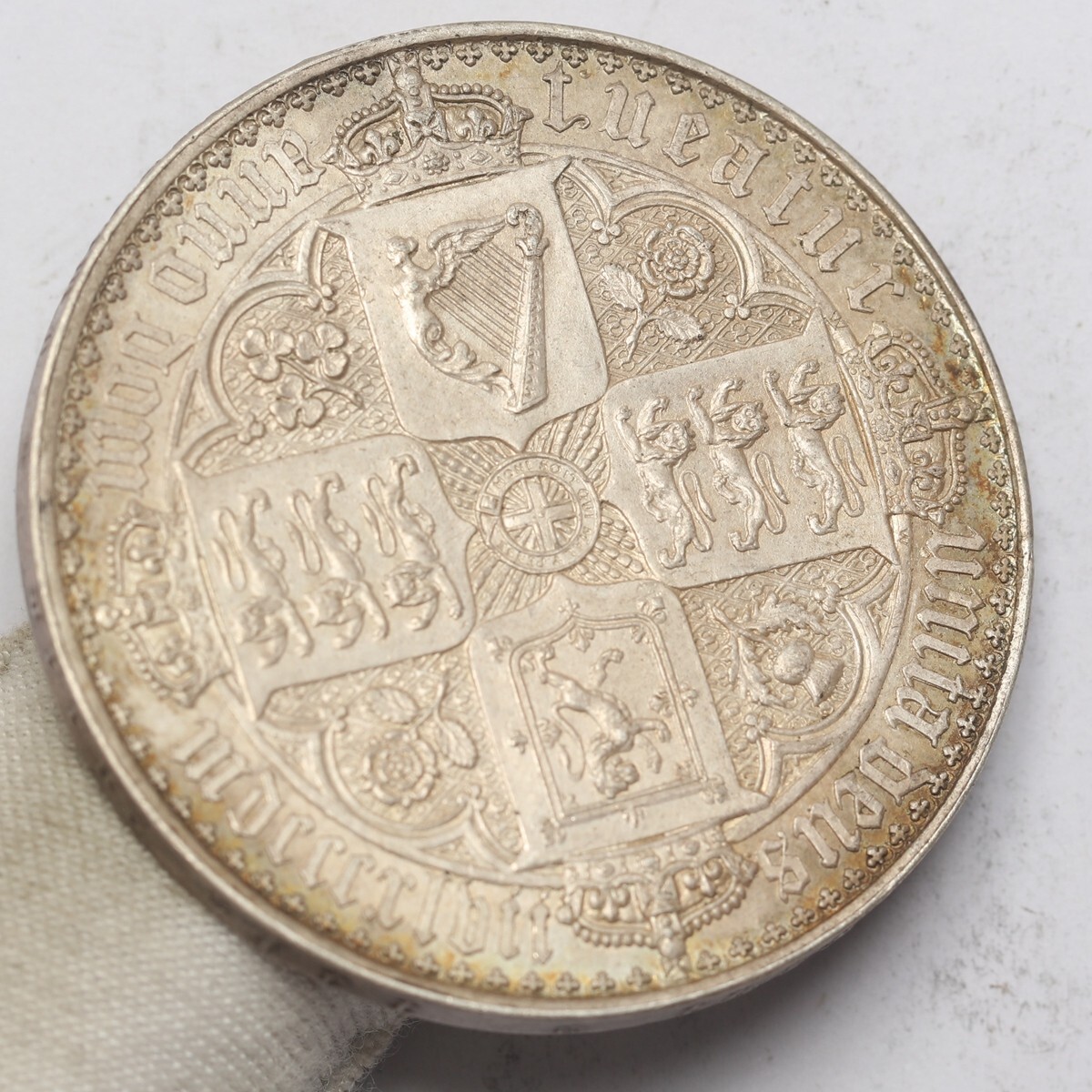 旧家蔵出し 1847年 ヴィクトリア女王 純銀 銀貨 古美術品 収集家 28.3g 39.1mmの画像4