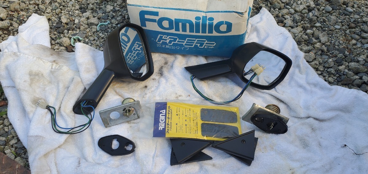  valuable unused goods Familia familia Europe and America export type door mirror old car black left right set side mirror mirror Mazda MAZDA 525