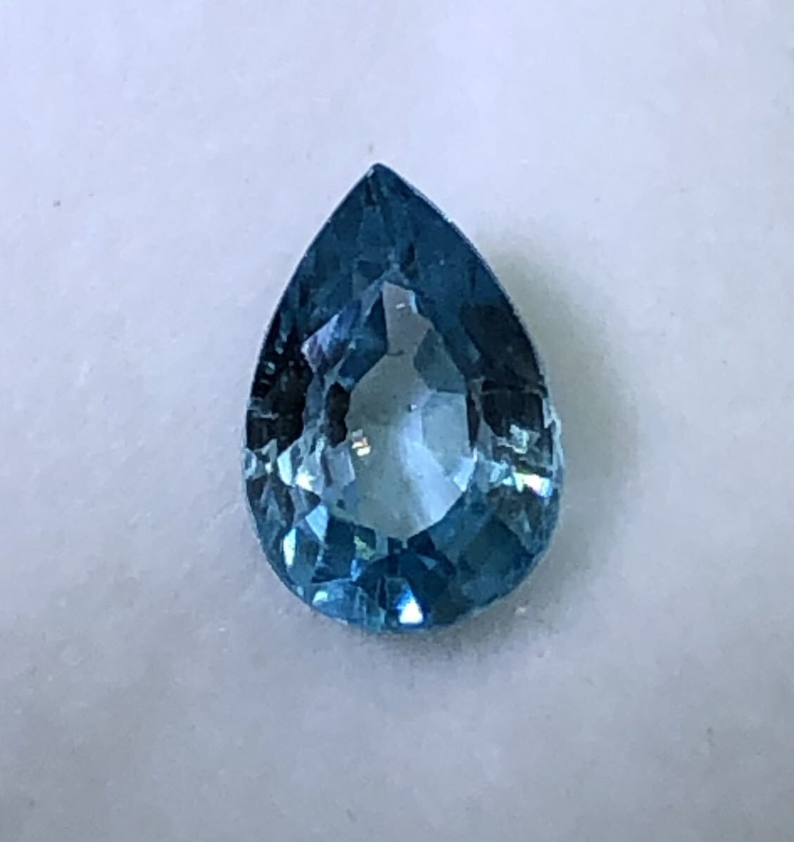 【アイクリーン】特濃高彩度ブルージルコン 1.24ct