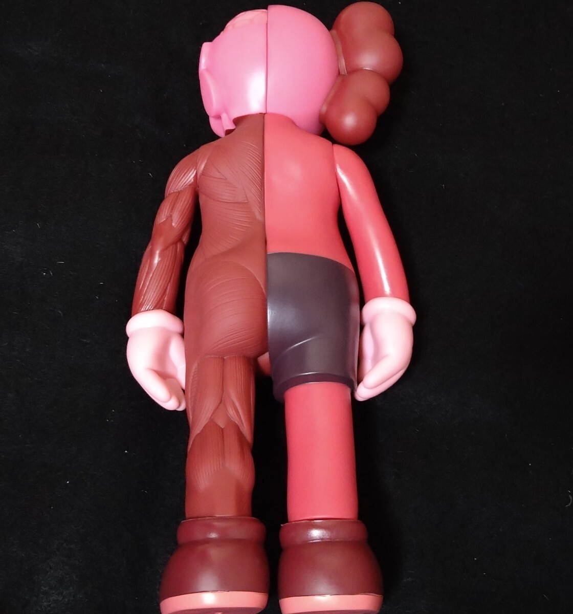 《委託販売 Y0111》KAWS COMPANION (ORIGINAL FAKE) RED (立ち 約３４CM ケース破損) 詳細不明 未鑑定品の画像4