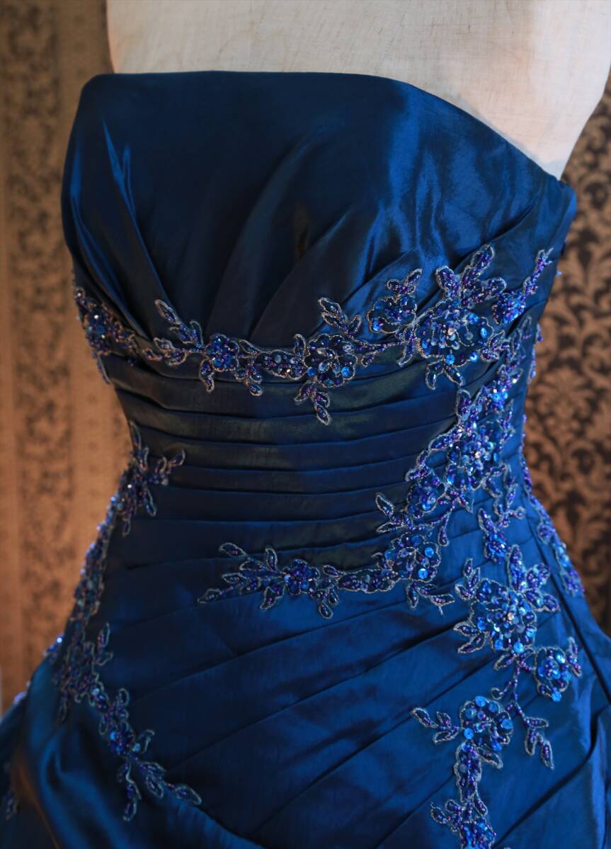 大きいサイズ15号ネイビーブルーカラードレス高級ウエディングドレス3Lサイズ紺色タフタ生地_画像6