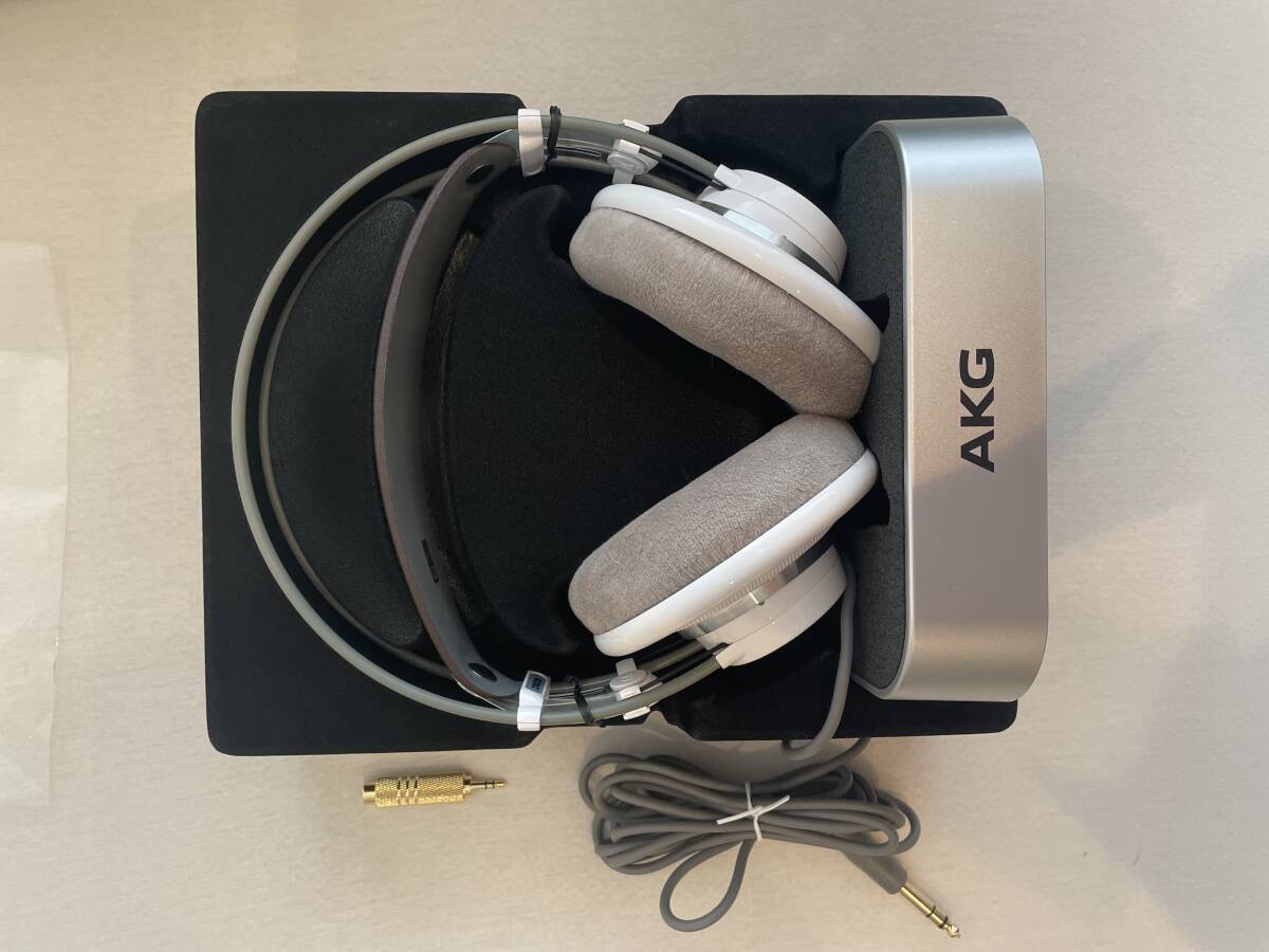 AKG K701 Y3 ヘッドホン 台座付 モニターヘッドフォン 美品 動作確認済み (2024 一月購入)_画像2