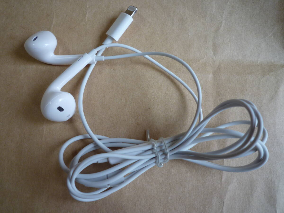 Apple アップル 純正品 イヤホン EarPods with Lightning Connector ライトニング端子 イヤフォン ヘッドセット iPhone イヤーポッズ の画像2