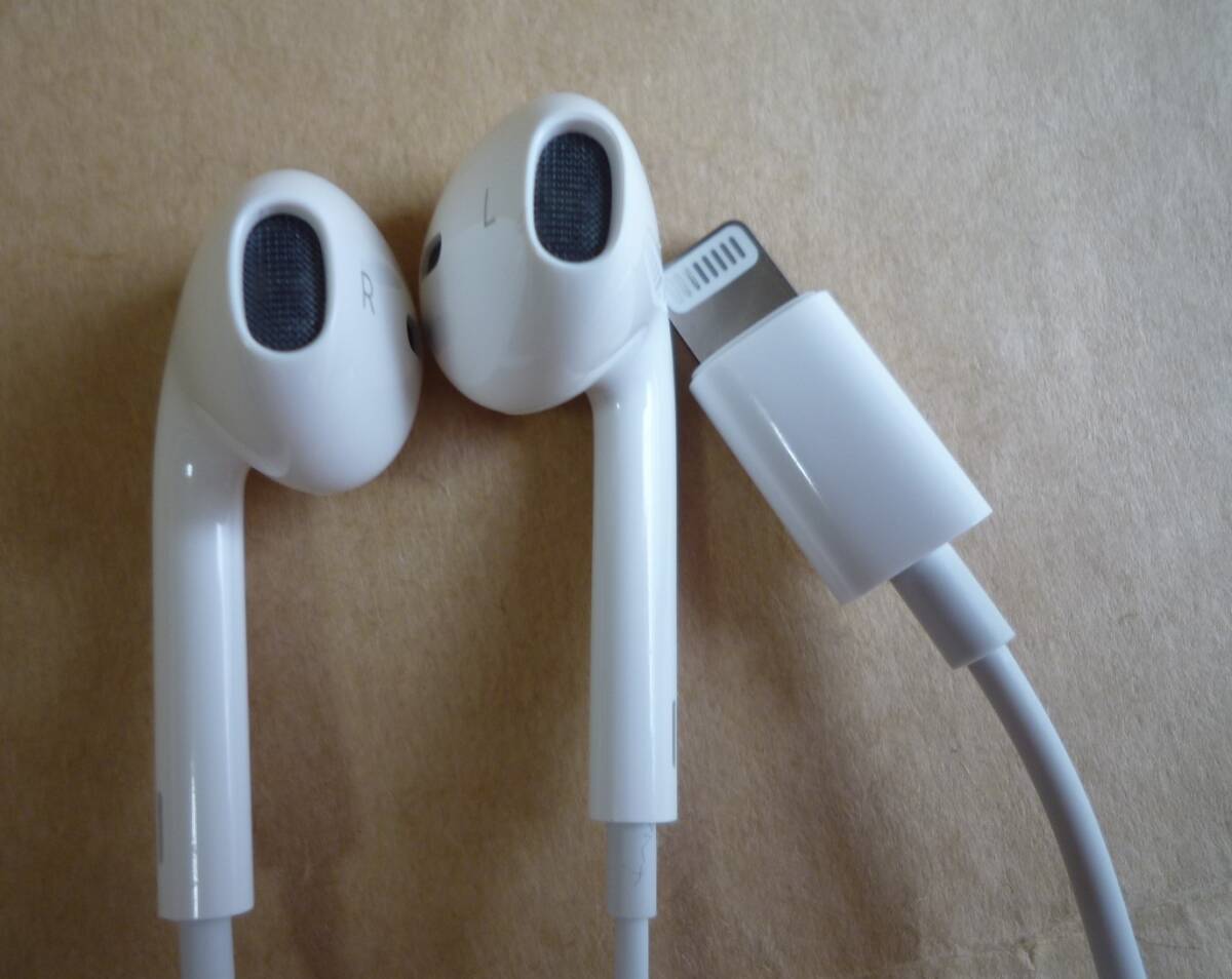 Apple アップル 純正品 イヤホン EarPods with Lightning Connector ライトニング端子 イヤフォン ヘッドセット iPhone イヤーポッズ の画像3