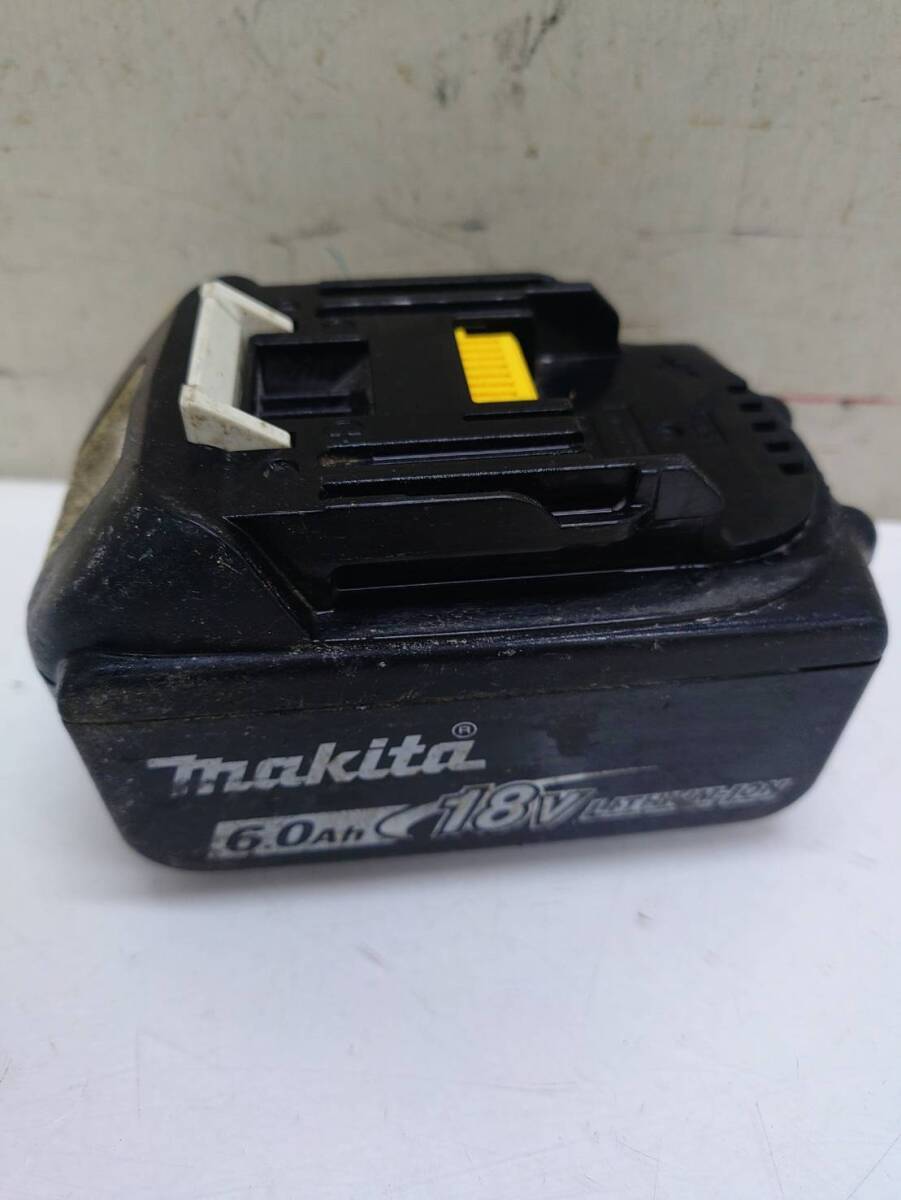 送料無料g30527 makita マキタ 純正 BL1860B 18V 6.0Ah リチウムイオン バッテリ 残量表示付き 電動工具 大工道具 DIYの画像1