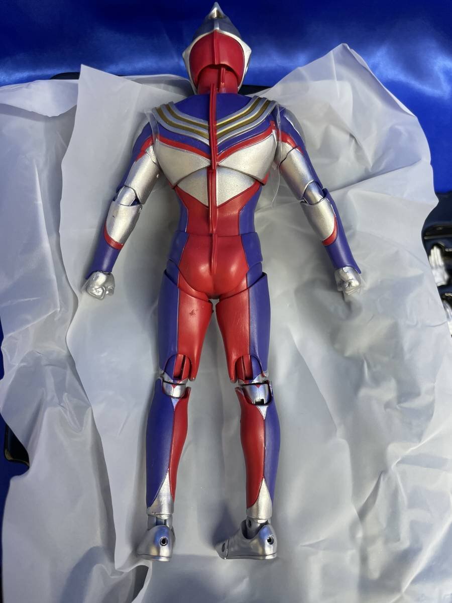 【初回特典ブックレットあり】S.H.Figuarts(真骨彫製法) ウルトラマンティガ マルチタイプ 「ウルトラマンティガ」　フィギュア_画像4