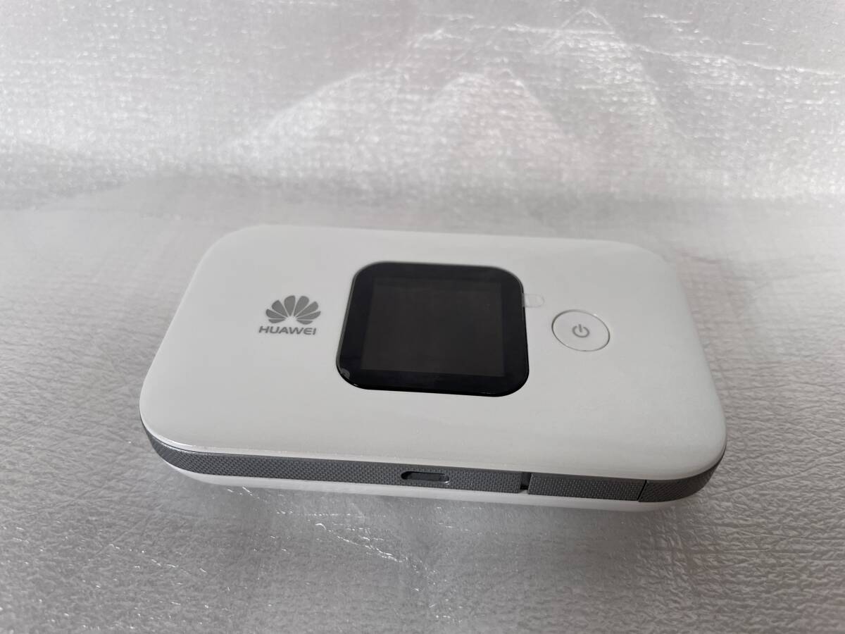 HUAWEI Mobile WiFi E5577s-324 ホワイト SIMフリー 中古品の画像1