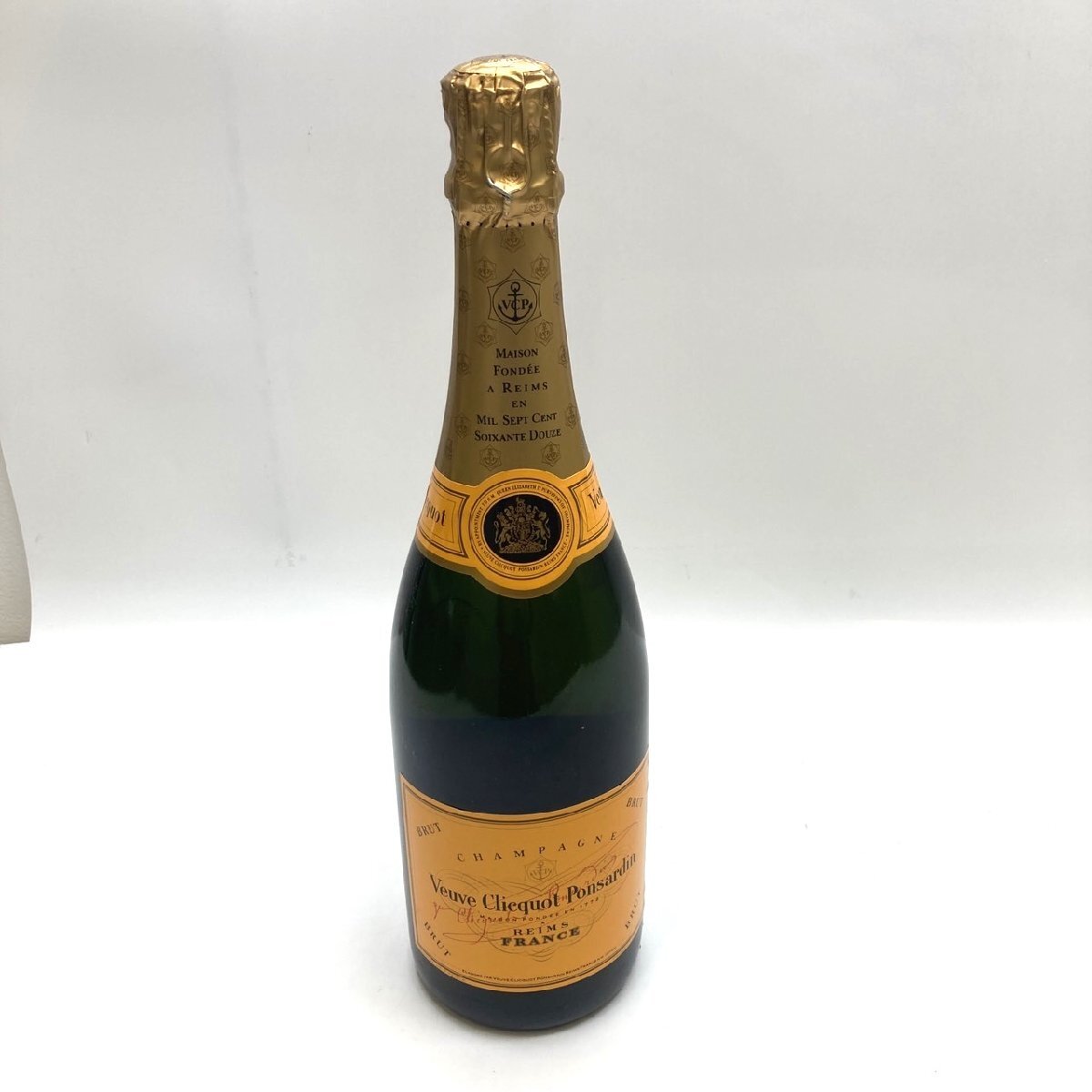 【9304-012】未開栓 Veuve Clicquot イエローラベル シャンパン ブリュット 12％ 750ml ヴーヴ クリコ グラス付の画像4