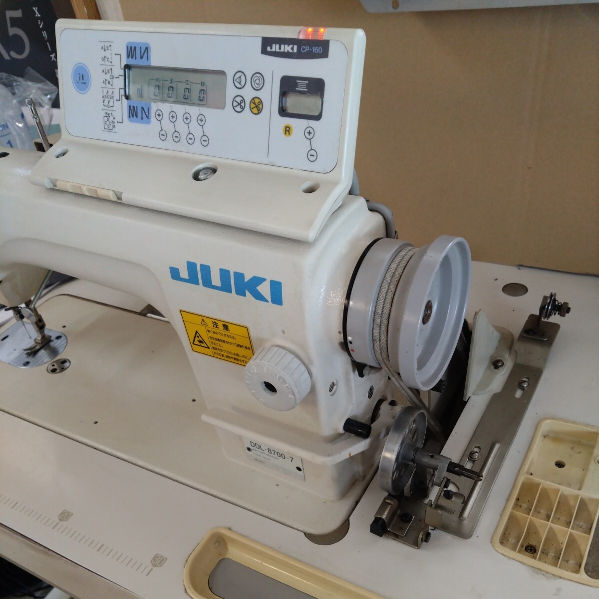 JUKI　100V 自動糸切り本縫工業用ミシン　DDL-8700-7_画像2