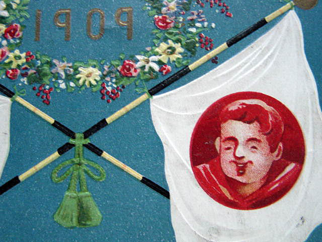 e5- 52 絵葉書　エンボス　「少年少女と國旗」　1909年_画像3