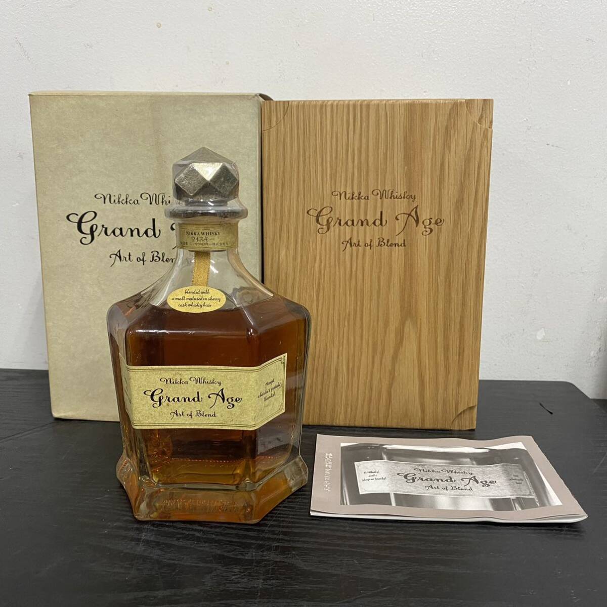 VV105 古酒 grand Age Nikka Whisky グランド エイジ ニッカウイスキー 45％ 660ml 未開栓 木箱付き FARR nikka grand Age_画像1