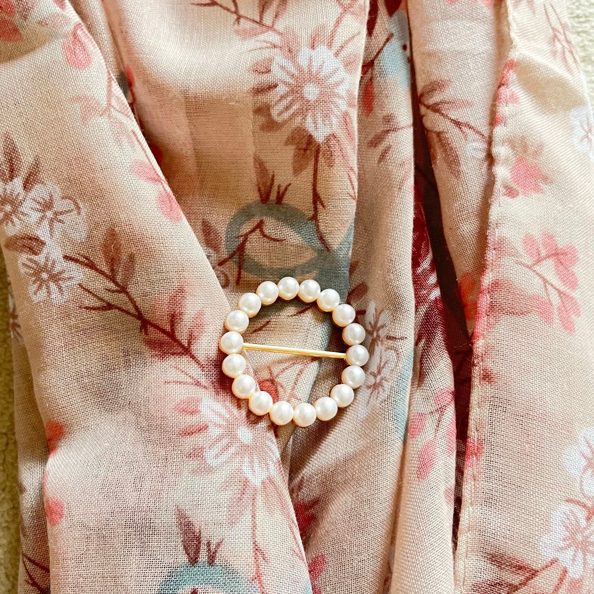ショール　ストール　バラ柄　アクセサリー　クリップ　花柄　ピンク　母の日プレゼント　フラワー　クリップ付き　ベージュ　フォーマル