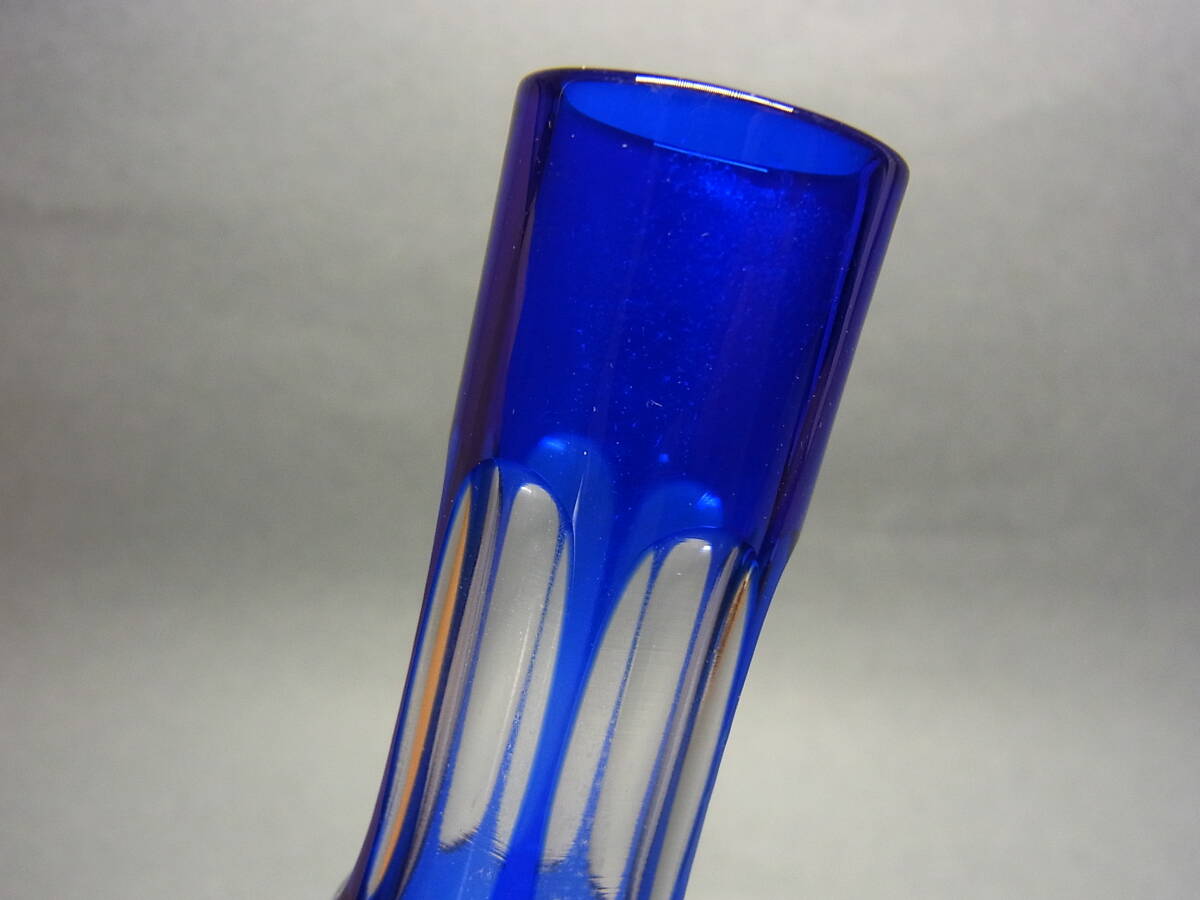 ◆聚◆ 昭和レトロ・青色被せ切子一輪挿し・状態良好・ガラス花瓶_画像6
