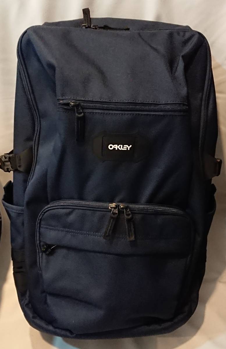 新品本物 OAKLEY Backpack Pocket Street 921422-6ac オークリー リュックサック、デイパック