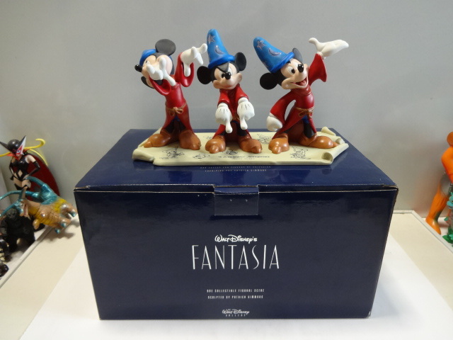 ディズニー FANTASIA ミッキーマウス　数量限定品　補修あとあります。　_画像1