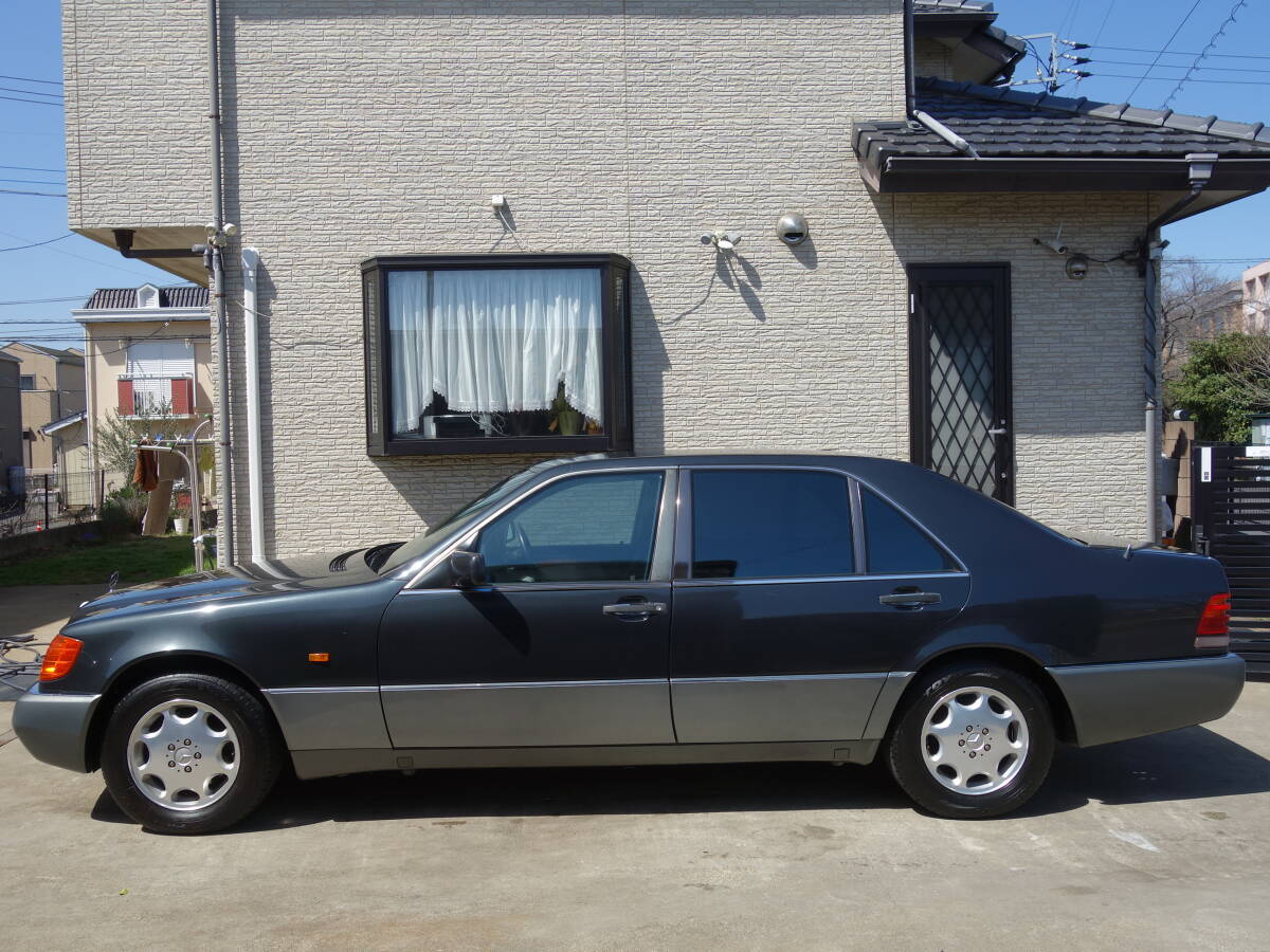 良質車！　ベンツ　W１４０　４００ＳＥＬ　ブルーブラック　右ハン　ベロアシート　社外キーレス！　記録簿多数！　車検令和６年１２月！_画像3