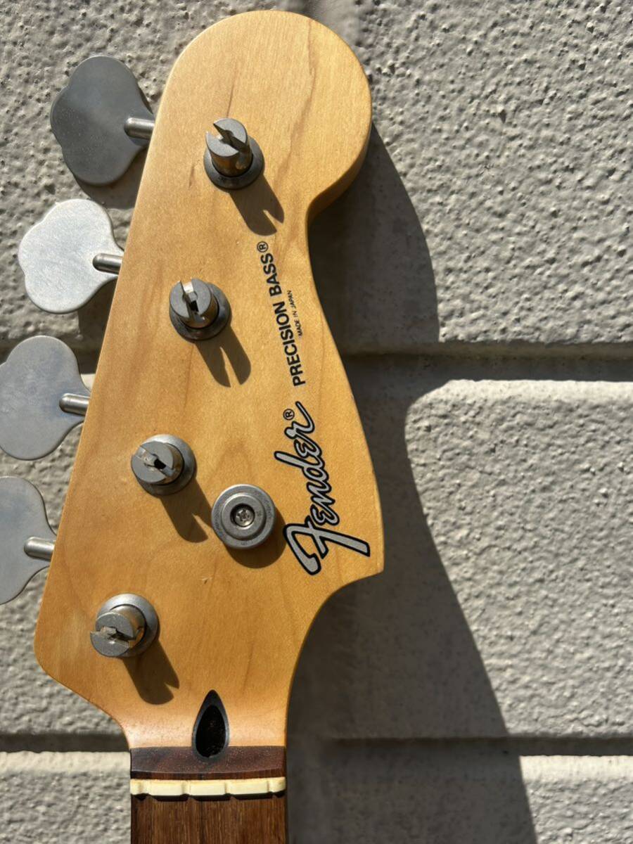 Fender フェンダー エレキベース PRECISION BASS 動作未確認ジャンク ソフトケース付きの画像3