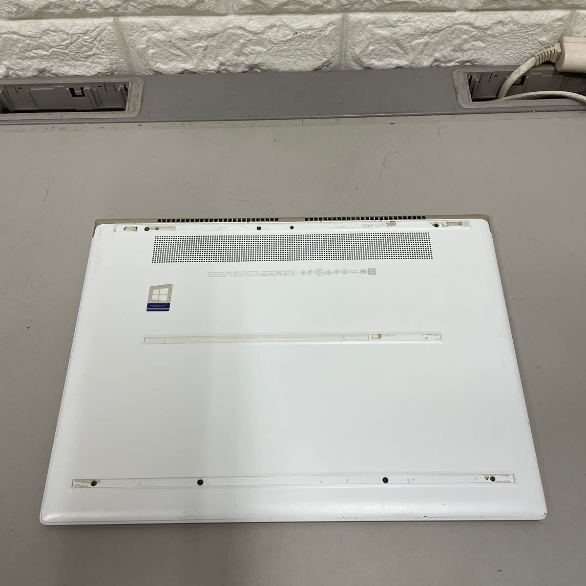 ワ19 HP Spectre Laptop 13-af019TU Core i7 8550U メモリ16GB ジャンク_画像4