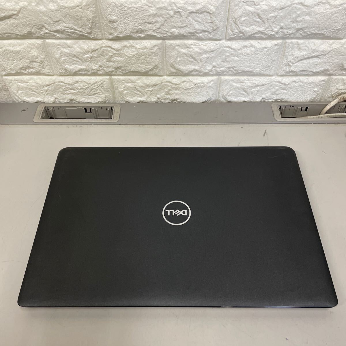 ヲ36 DELL Latitude 3500 P86F Core i7第8世代　メモリ無し　通電不可　ジャンク_画像3