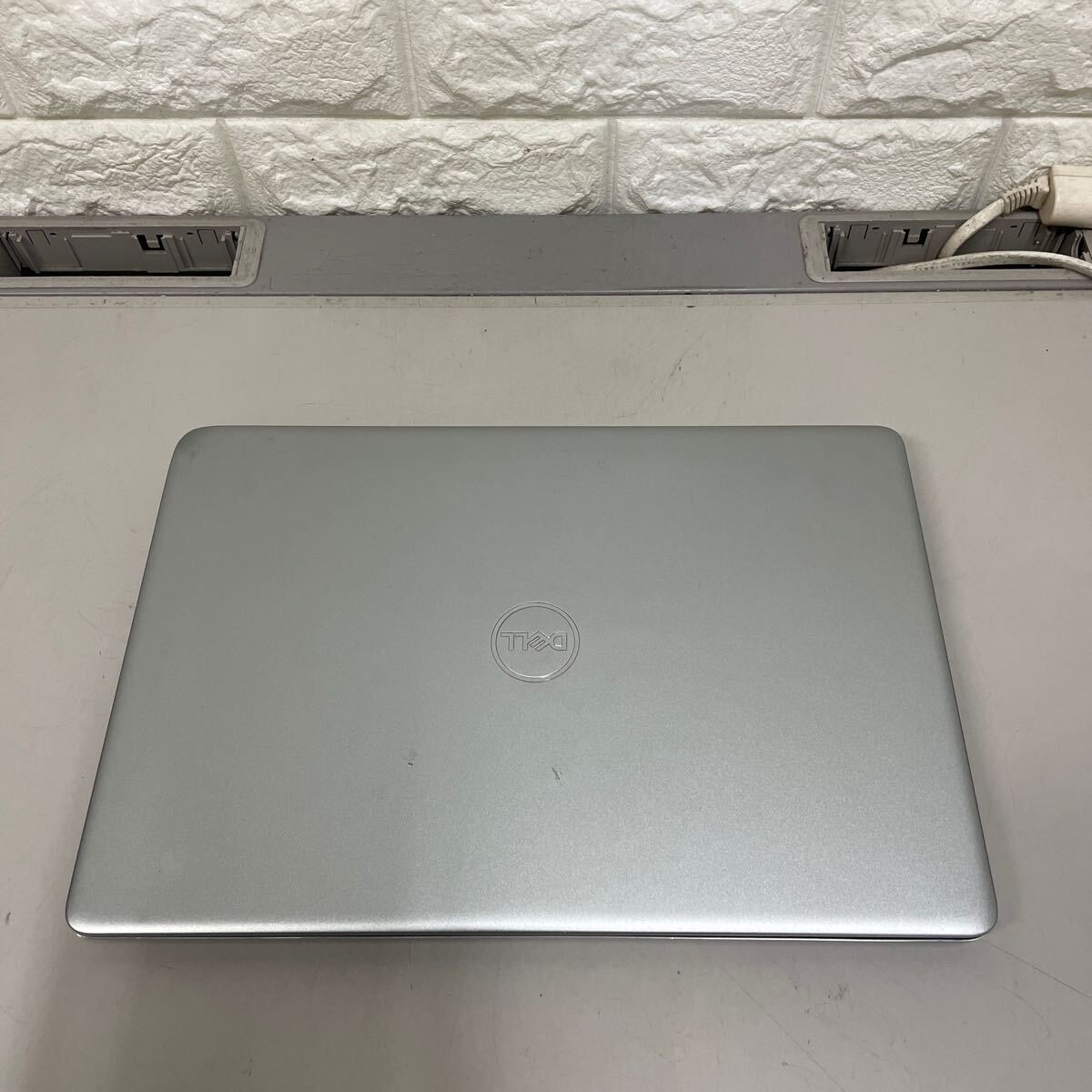 ヲ96 DELL vostro 5370 P87G Core i5 8250U メモリ4GB ジャンク_画像4