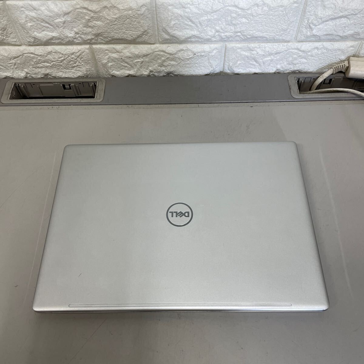 イ14 DELL P83G Core i5第8世代 メモリ不明 通電不可 ジャンクの画像3