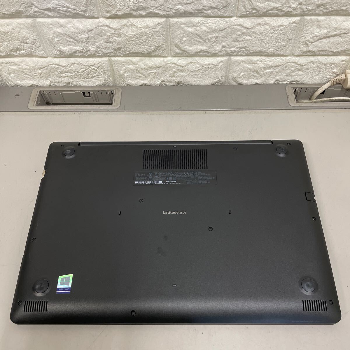 イ36 DELL Latitude 3590 P75F Core i3 7130U メモリ4GB _画像4