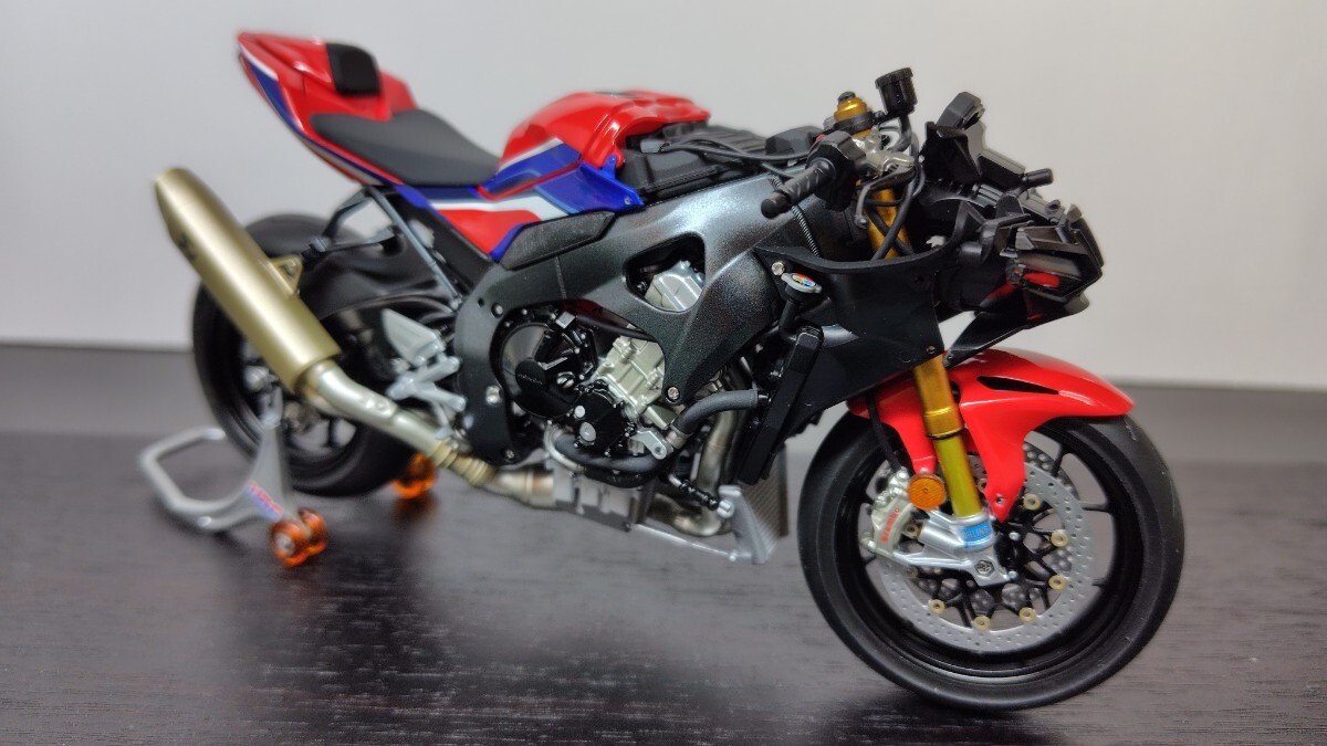 プラモデル 完成品 CBR1000RR-R ホンダ タミヤ製 1/12の画像8