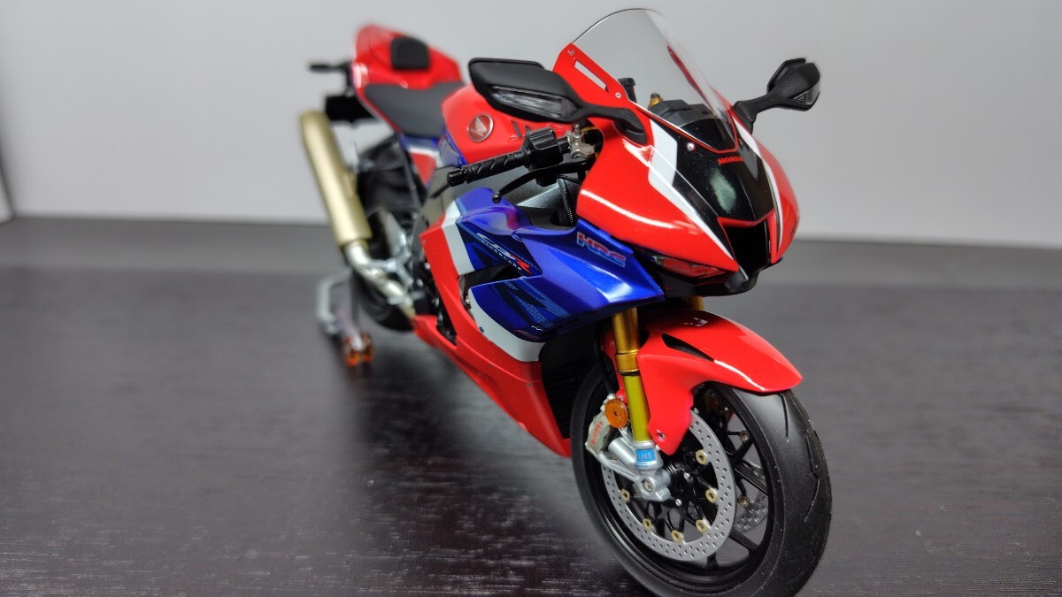 プラモデル 完成品 CBR1000RR-R ホンダ タミヤ製 1/12の画像7