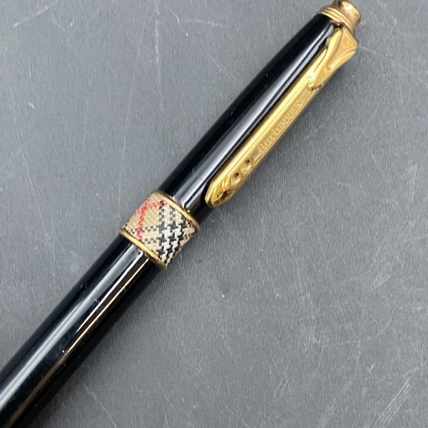 G0406S23 BURBERRY’S バーバリー ボールペン チェック ブラック/ゴールド ノバチェック　中古品 筆記OK　ブランド文具　筆記用具_画像3