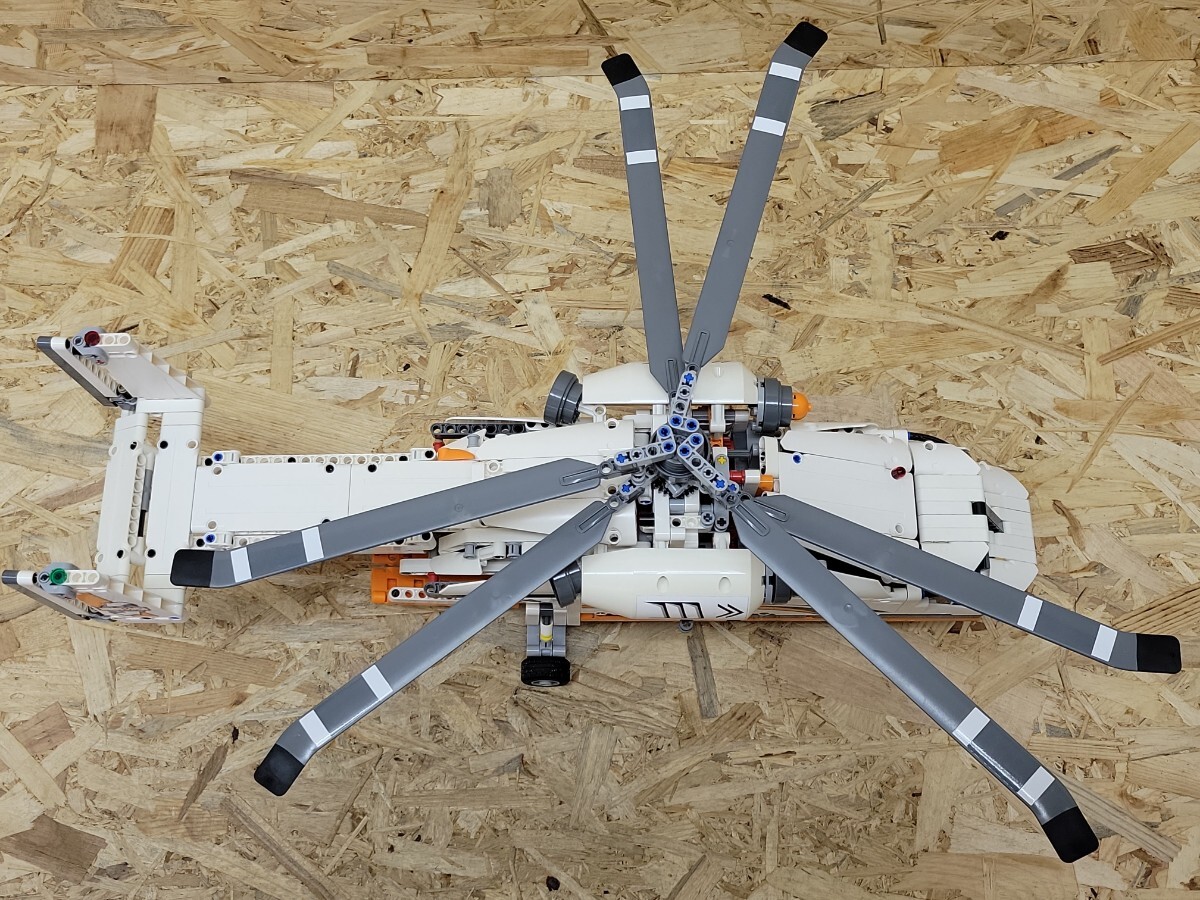 D LEGO TECHNIC 42052 レゴ テクニック レスキューヘリコプター ヘビーリフト 組立て済み 説明書付き_画像6
