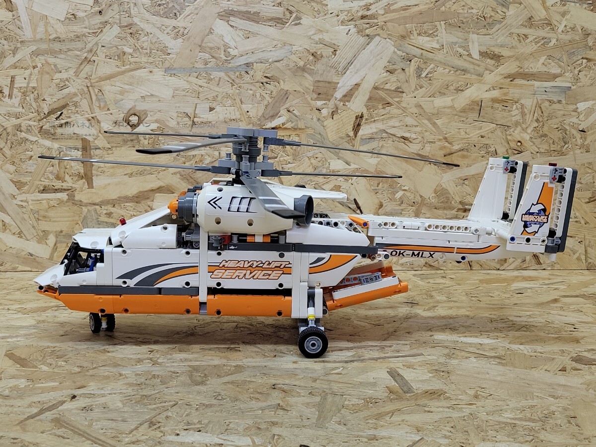 D LEGO TECHNIC 42052 レゴ テクニック レスキューヘリコプター ヘビーリフト 組立て済み 説明書付き_画像3