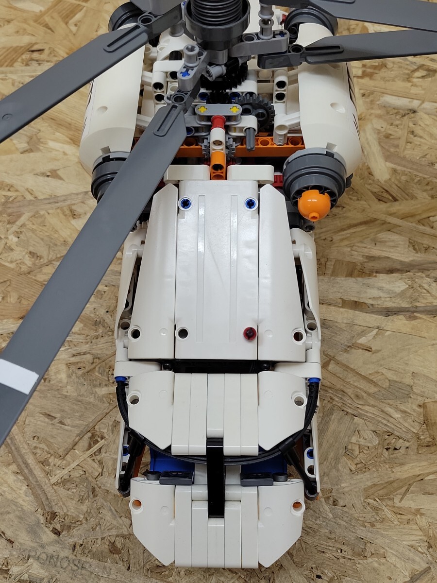 D LEGO TECHNIC 42052 レゴ テクニック レスキューヘリコプター ヘビーリフト 組立て済み 説明書付き_画像7