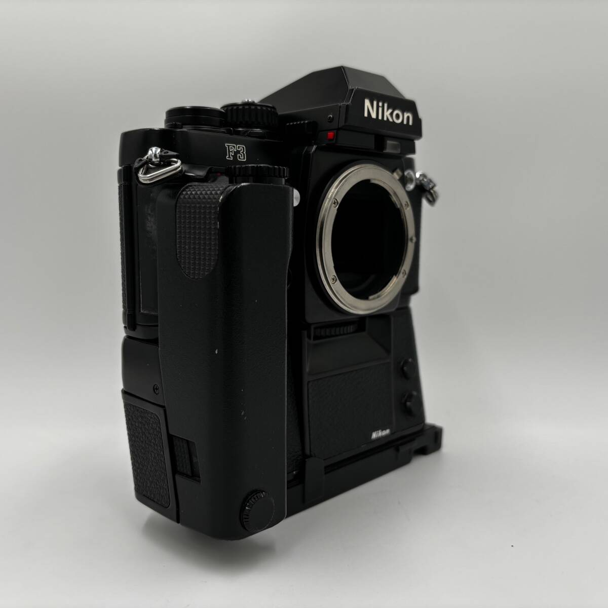 #456【空シャッター確認済み!!】Nikon ニコン F3 一眼レフ フィルムカメラ モータードライブ MD-4 ブラックボディ コレクションの画像2