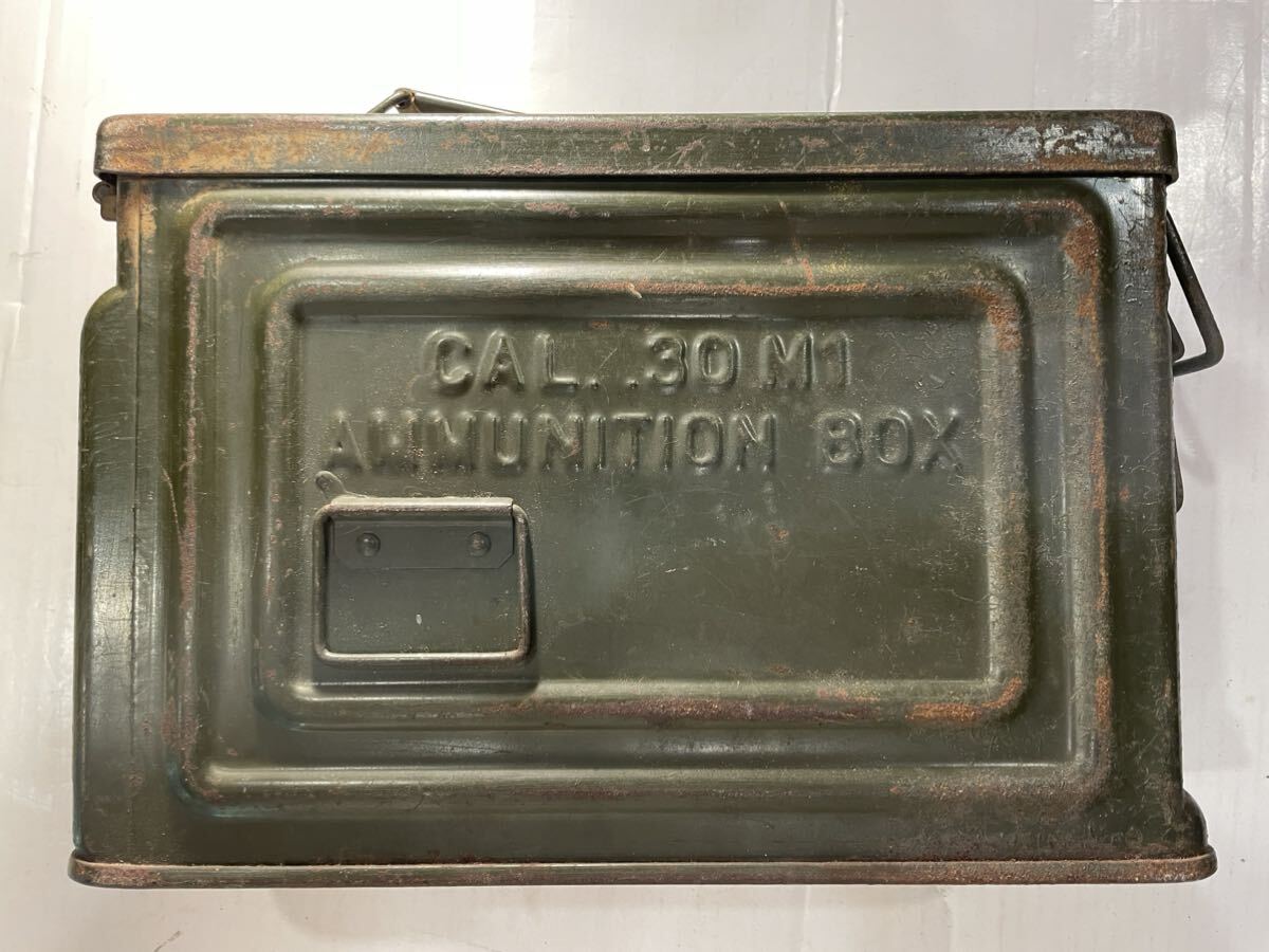 [WW2/ the US armed forces . medicine box ] America Vintage AMMUNITION BOXa-mo box amo can tool toolbox thing inserting USA military that time thing 