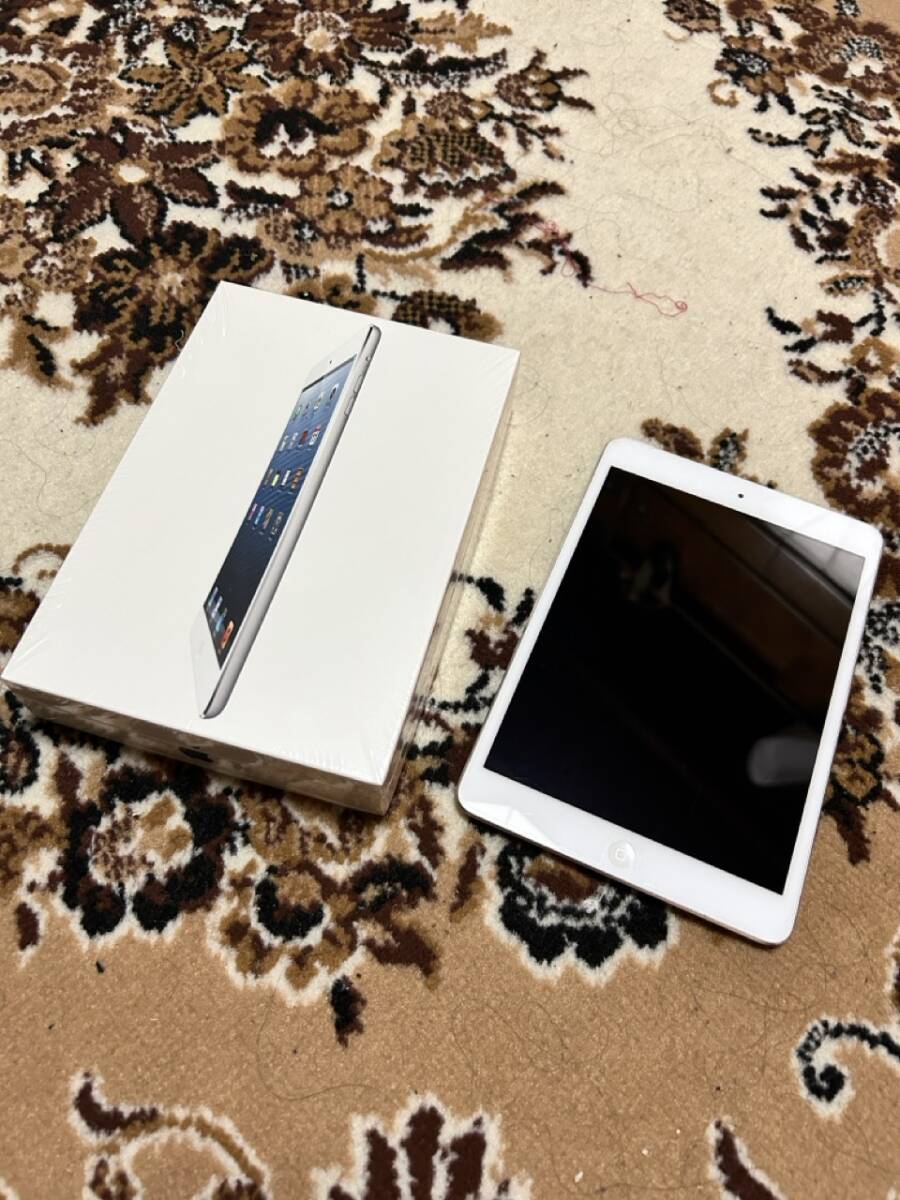 *** первое поколение iPad mini 64GB Wi-Fi + Cellular белый softbank б/у прекрасный товар изначальный с коробкой ***