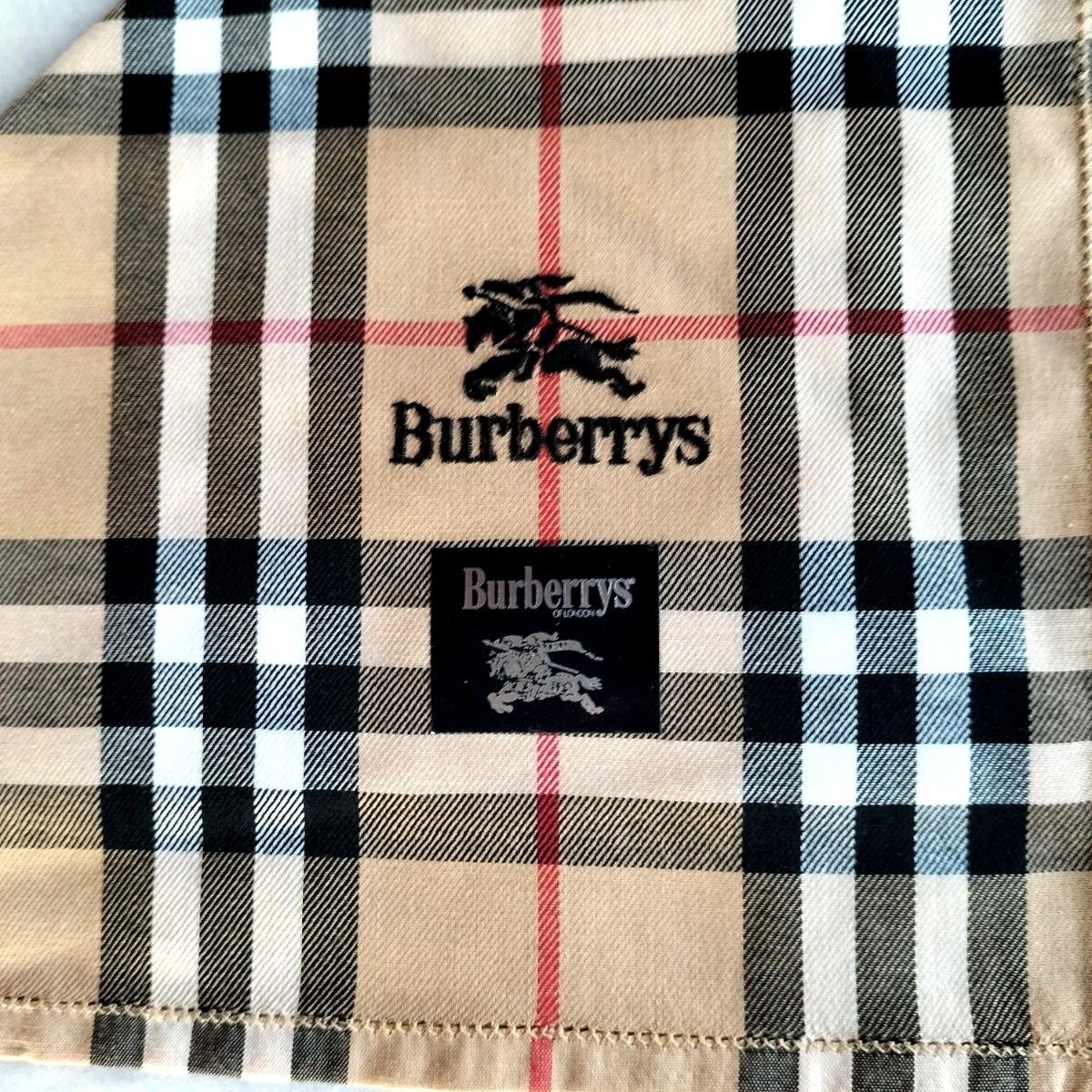 ハンカチ バーバリー　 BURBERRY ノバチェック Burberrysメンズハンカチ　王道のデザイン　　　　　新品未使用品　